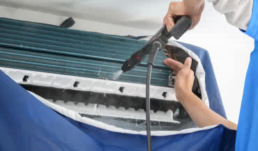 Czyszczenie ciśnieniowe klimatyzatora krok po kroku: narzędzia, osłony i chemia